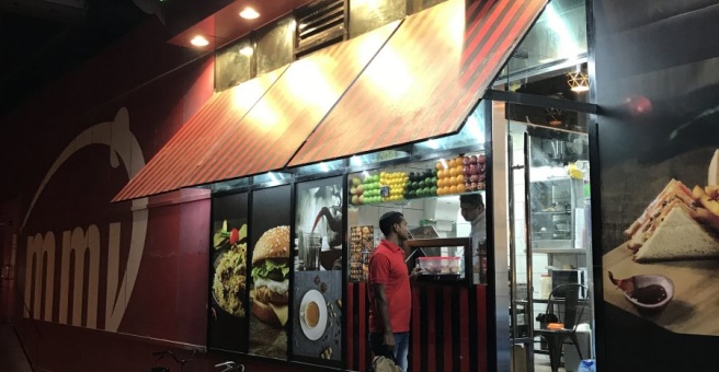 Фото номер 3 - Hot Burger, cafeteria - Dubai, UAE