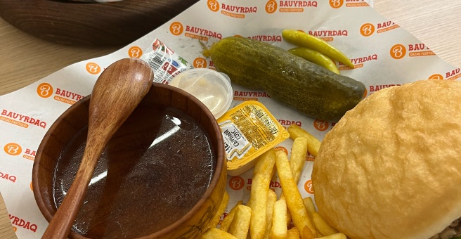 Фото номер 5 - Bauyrdaq Qazaq Fast-food , кафе - Алматы, Казахстан