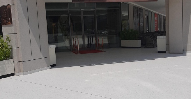 Фото номер 3 - Cafe De Paris - Dubai, UAE