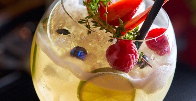 Фото номер 3 - Mezzanine Bar & Kitchen, restaurant - Dubai, UAE