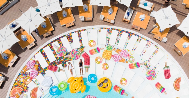 Фото номер 2 - Nikki Beach Club, restaurant - Dubai, UAE