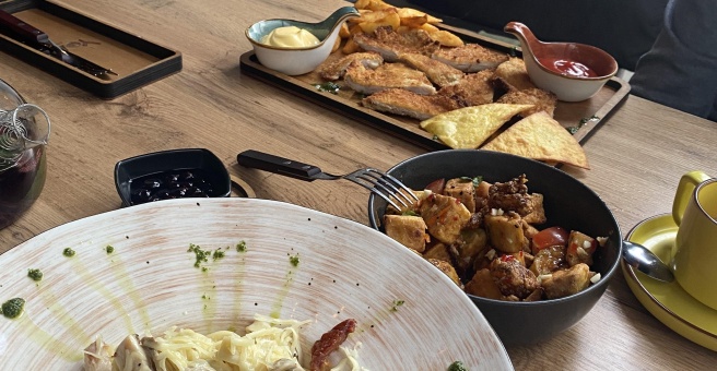 Фото номер 5 - Yolo kitchen bar, кофейня - Бишкек, Кыргызстан