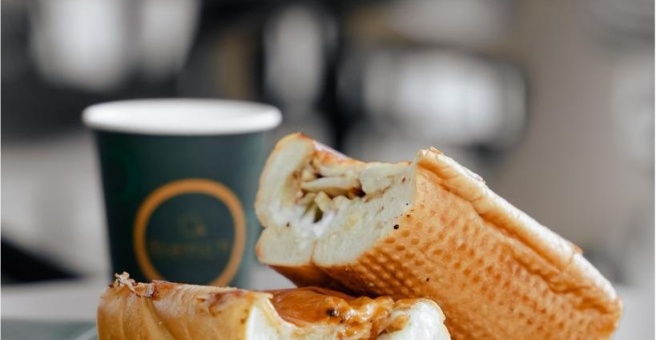 Фото номер 2 - Bench, restaurant and cafe - Dubai, UAE