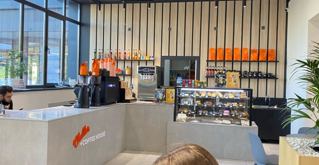Фото номер 1 - Gloria Jean`s Coffees, кофейня - Алматы, Казахстан