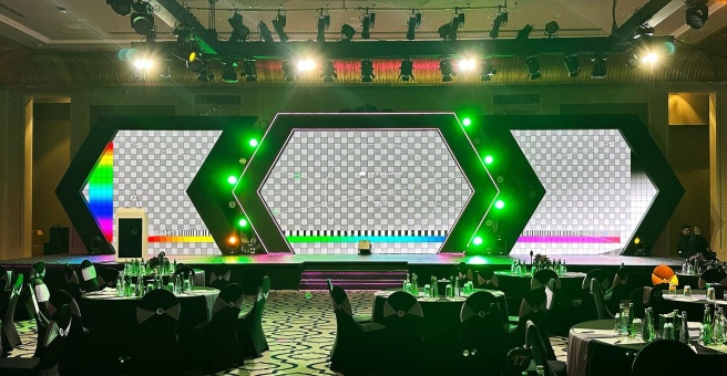 Фото номер 2 - Smart Acrylic Display Products Making - Dubai, UAE