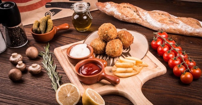 Фото номер 2 - Clucker`s Wood Roasted Chicken, restaurant - Dubai, UAE